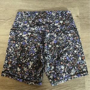 Lululemon 6” align shorts size 8